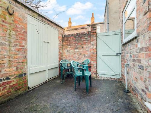 Pass the Keys 55 Heworth Village Wonderfully Cosy Family Home in York photo 22