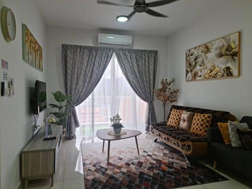 Gallery image of RHR Deluxe GuestHouse Kinarut Papar Sabah - Mountain View in Papar