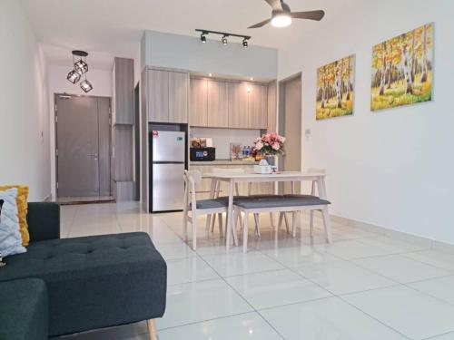 Gallery image of RHR Deluxe GuestHouse Kinarut Papar Sabah - Mountain View in Papar