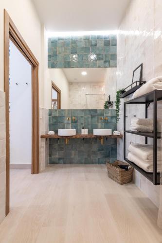 Apartamento con piscina y terraza