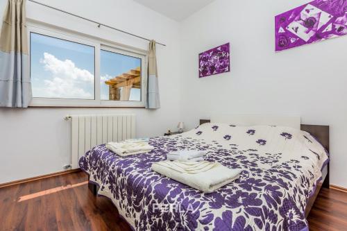Ένα ή περισσότερα κρεβάτια σε δωμάτιο στο House SEA VIEW with pool