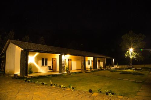 YELLOW LAKE RESORTS & SPA, Yercaud – Photos 3