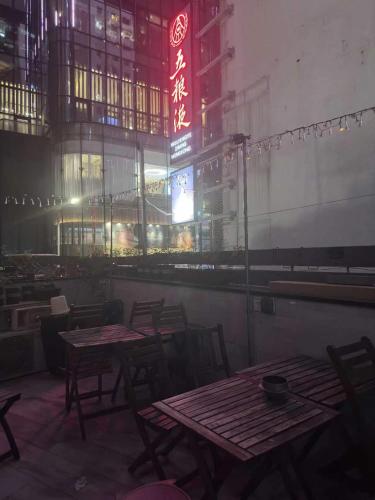 Un restaurante o sitio para comer en Sleep Cubee Hostel