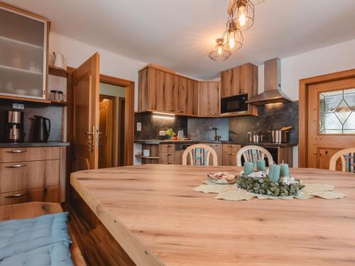 Kuchyň nebo kuchyňský kout v ubytování Holiday Home beim Kainzbauer by Interhome