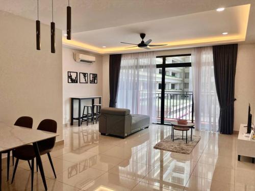 Gambar di galeri bagi (Mt. Austin) Lavish Suite 3BR2B by Cowidea di Johor Bahru