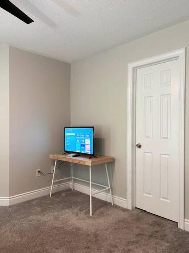 Gallery image of Room in Oshawa, 24/7 Security, Free Parking in Oshawa