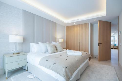 Central 2-Bedroom Apartment in Puerto Banús, Marbella