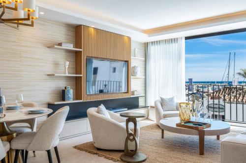 Central 2-Bedroom Apartment in Puerto Banús, Marbella