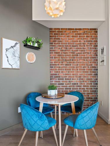 Gallery image of Northside District Loft - Panoramic Valley Views in Akron