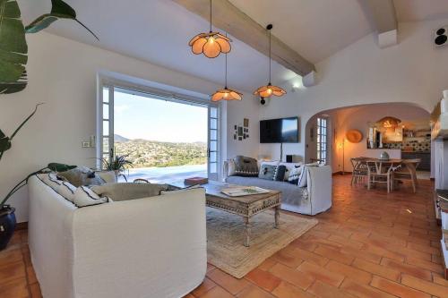 Superbe villa à Sainte-Maxime, piscine et vue mer - Villa Dina