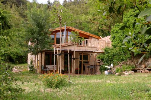 Foto Casa ecológica en plena naturaleza 1
