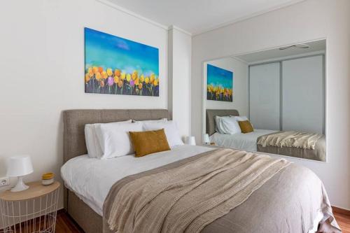 Beachfront apartment in Voula w/balcony