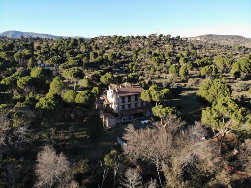Gambar di galeri bagi Casa Valdesanmartin - Country House, 10500sqm, Pool, Paddel & Bbq di El Tiemblo