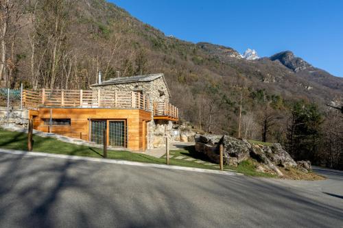 a house on the side of a road at Bel Sass in Piuro