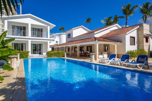 Huge 7-Bedroom Beach Villa with Private Pool in Punta Cana