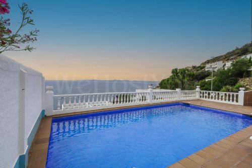 Magnifique Maison Vue Mer, ROS03 by Welhomy