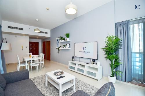 Luxury Escapes - Stylish 1BR Apartment - Close to Metro in Dubai Marina - Cascade Tower