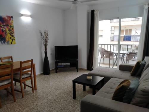 Posezení v ubytování Spacious 1 bedroom apartment, Nerja centre 3i