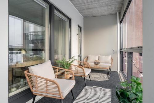Foto New 2BR with Balcony, Sauna & Great Location 6