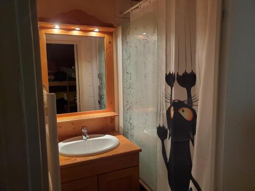 Koupelna v ubytování Chouette appartement au pied des pistes (4 max)