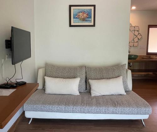 Μια τηλεόραση ή/και κέντρο ψυχαγωγίας στο Tippaya Villa