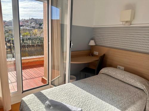 Postel nebo postele na pokoji v ubytování Can Setmanes by CozyCatalonia