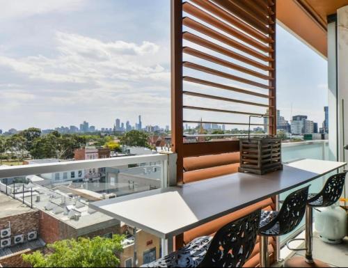 UPTOWN City Views in the Heart of South Yarra