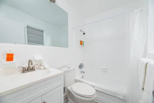 O baie la Just Off Wilton Drive Apt 3