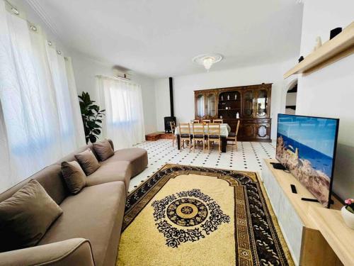 Charming 5 bed Private Villa - Quarteira