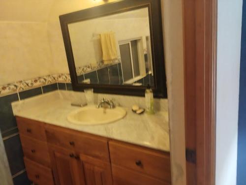 Ένα μπάνιο στο Amplia habitación Hacienda Santo Domingo