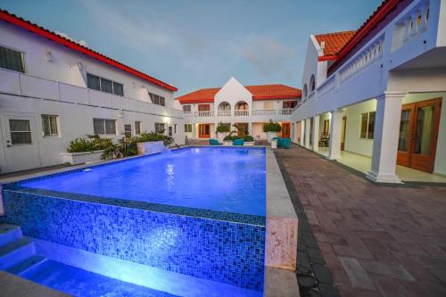 E Solo Aruba Apartments tesisinde veya buraya yakın yüzme havuzu