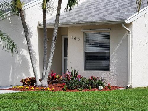Photo de la galerie de l'établissement Sun&Fun - Beautiful renovated 2/2 villa in Jupiter, à Jupiter