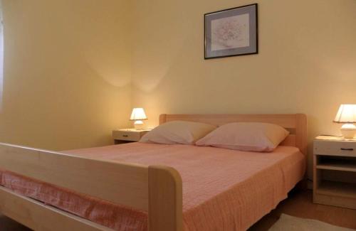 Apartments with parking space Barbat, Rab - 22087