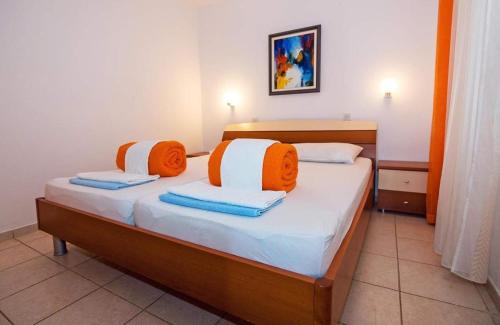 Apartments with parking space Barbat, Rab - 22098