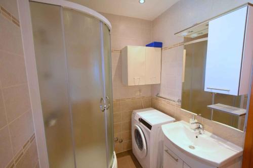 Et badeværelse på Apartment in Njivice/Insel Krk 13262