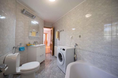 Koupelna v ubytování Holiday home in Ika 15536