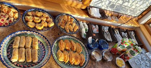 Cibo presso la locanda o nelle vicinanze