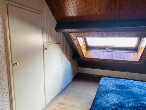 Ein Bett oder Betten in einem Zimmer der Unterkunft MIKKA FRONTERA DUPLEX PISTAS