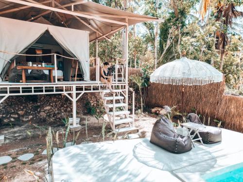 Bazén v ubytování Exotic Private Glamping nebo v jeho okolí