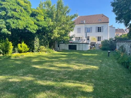 Photo de la galerie de l'établissement Ancien Presbytère, à Ozoir-la-Ferrière