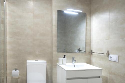 Ένα μπάνιο στο Apartamentos La Tahona Cádiz Centro
