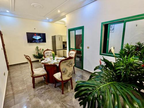 Fotografie z fotogalerie ubytování Appartement meublé en R1 Haut Standing 1CH v destinaci Yaoundé