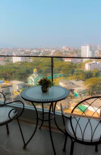 Μπαλκόνι ή βεράντα στο Astra Sky River Chang Khlan Chiang Mai