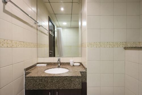 Koupelna v ubytování Livbnb- 1BR in Marina w/ Direct Marina Walk Access