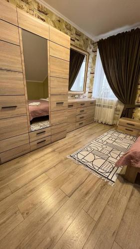 Postel nebo postele na pokoji v ubytování Art house Hostel