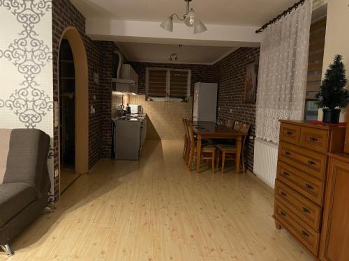 Kuchyň nebo kuchyňský kout v ubytování Apartament XXL
