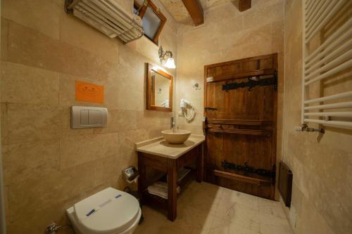Salle de bains dans l'établissement Safran Cave Hotel