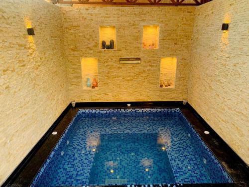 Golden Oasis luxurious private villa with pool