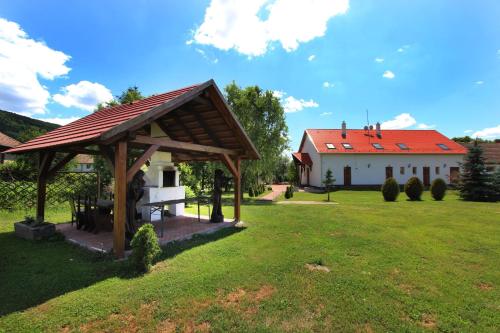 Gallery image of Felső Fogadó in Felsőtold