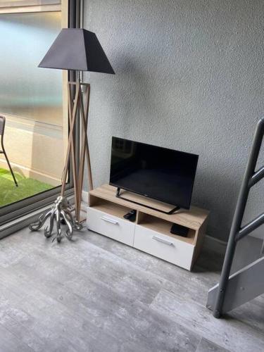Charmant petit studio mezzanine avec climatisation